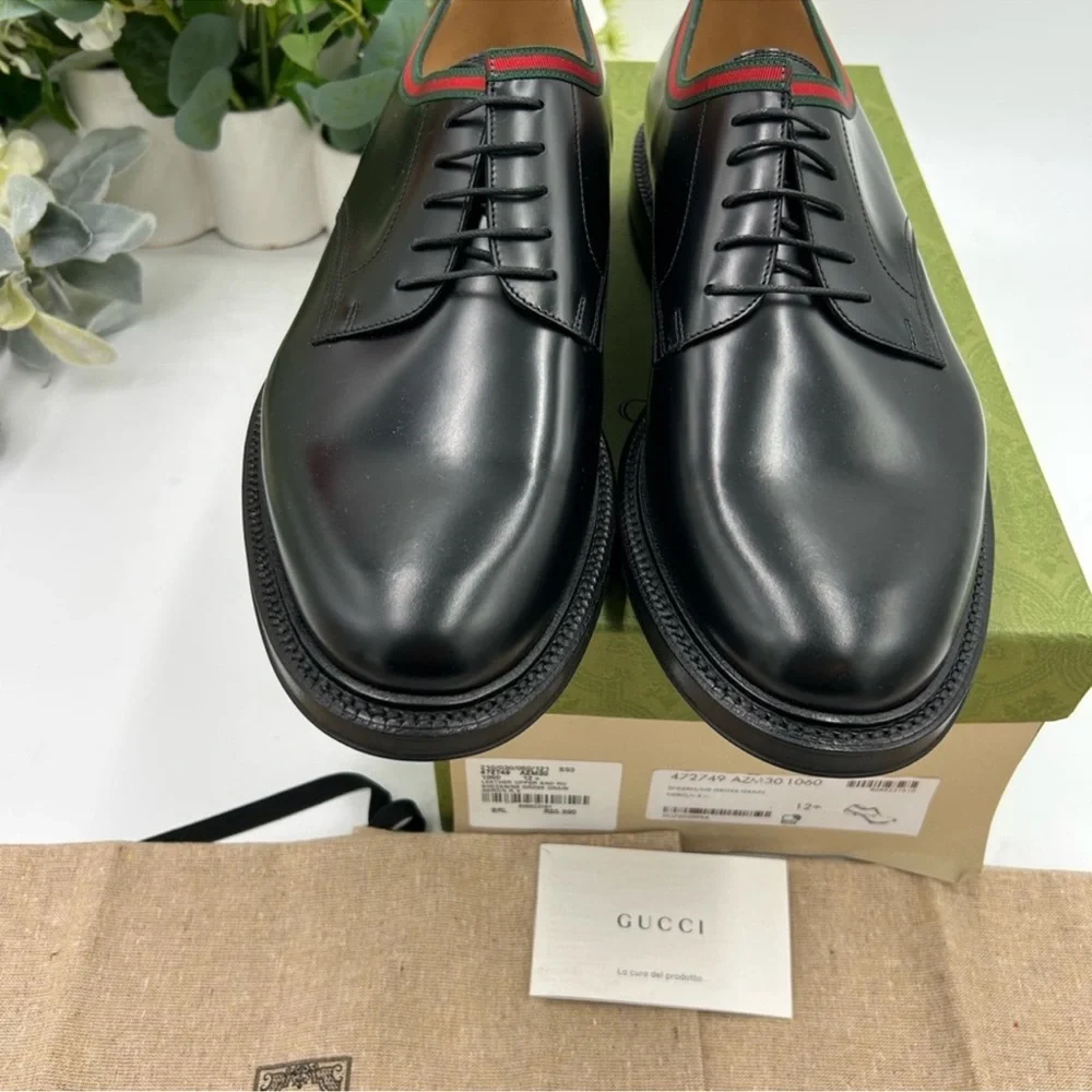 Men’s Gucci, black leather derby, shoes with green red web trim size 12.5